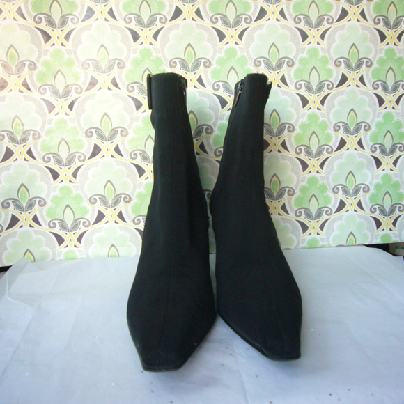 Stuart Weitzman Black Gortex Ankle Boot EUC! 10M - Picture 7 of 15